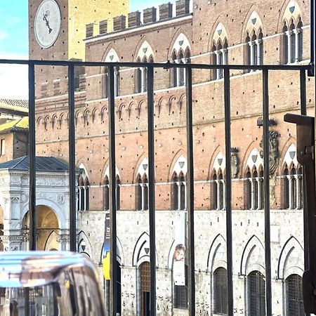 The Balcony Suite - Affaccio Su Piazza Del Campo Siena Exterior foto